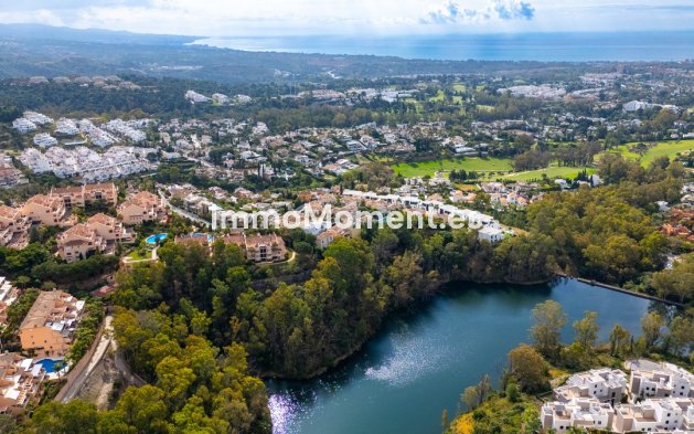 Resale - Apartment - Marbella - Nueva Andalucía
