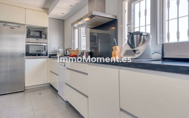 Wiederverkauf - Freistehende Villa - Estepona  - Estepona Centro