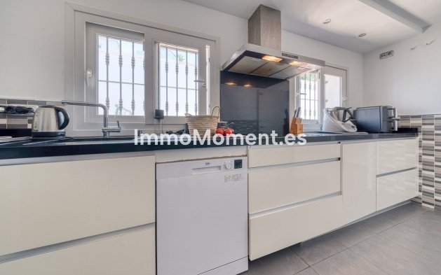 Wiederverkauf - Freistehende Villa - Estepona  - Estepona Centro