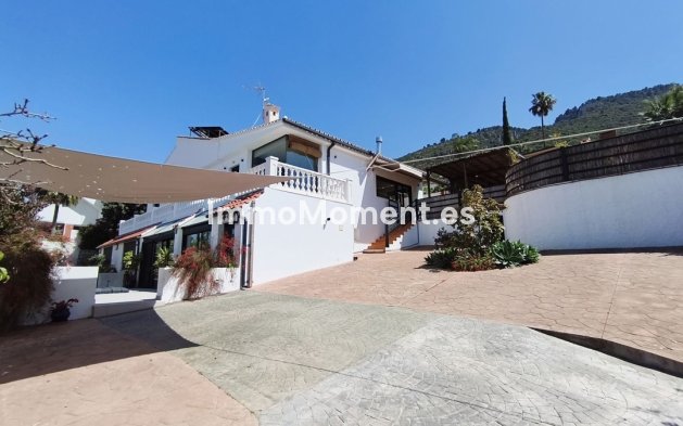 Wiederverkauf - Freistehende Villa -   Inländisch - Alhaurín de la Torre