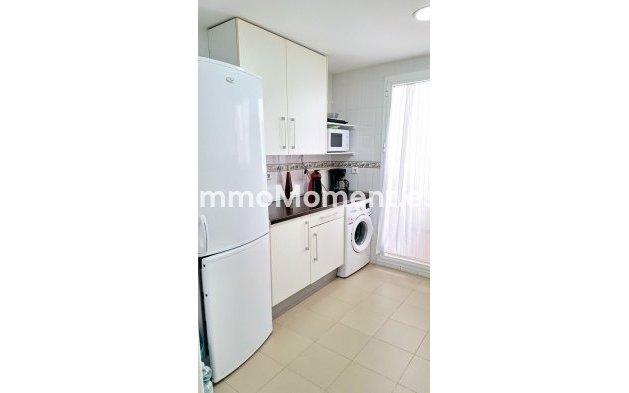 Resale - Apartment - Casares - Doña Julia