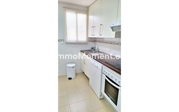 Resale - Apartment - Casares - Doña Julia