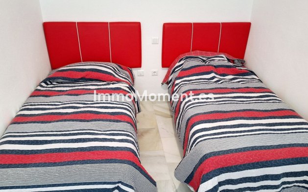 Resale - Apartment - Casares - Doña Julia