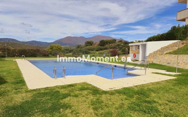 Resale - Apartment - Casares - Doña Julia