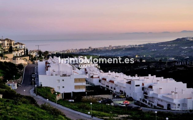 Resale - Apartment - Casares - Doña Julia