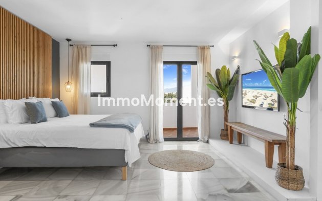 Wiederverkauf - Freistehende Villa - Marbella - Nueva Andalucía