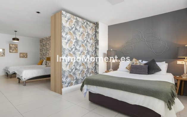 Wiederverkauf - Freistehende Villa - Marbella - Nueva Andalucía