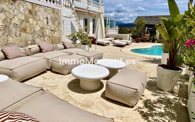 Wiederverkauf - Freistehende Villa - Estepona  - El Padron