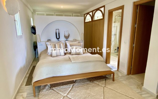 Wiederverkauf - Freistehende Villa - Estepona  - El Padron