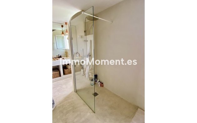 Wiederverkauf - Freistehende Villa - Estepona  - El Padron