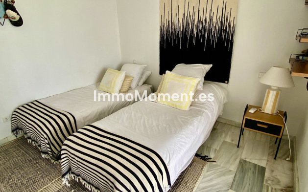 Wiederverkauf - Freistehende Villa - Estepona  - El Padron