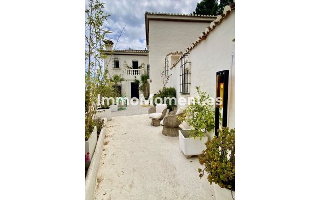 Wiederverkauf - Freistehende Villa - Estepona  - El Padron