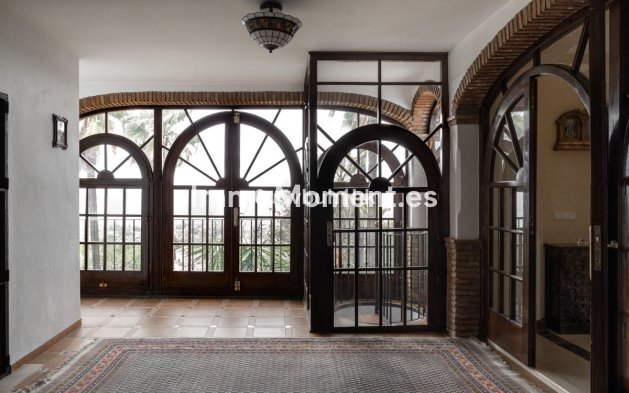Bestaande woning - Vrijstaande villa - Binnenland  - Alhaurín el Grande Centro