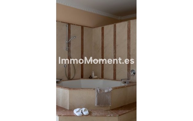 Bestaande woning - Vrijstaande villa - Binnenland  - Alhaurín el Grande Centro