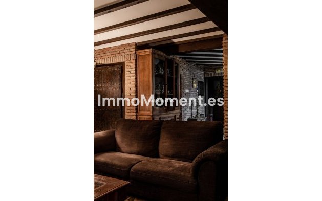 Bestaande woning - Vrijstaande villa - Binnenland  - Alhaurín el Grande Centro