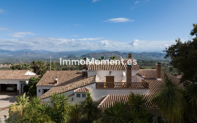 Bestaande woning - Vrijstaande villa - Binnenland  - Alhaurín el Grande Centro