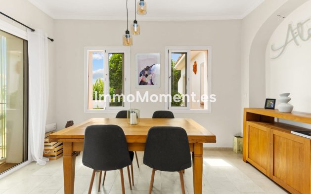Wiederverkauf - Freistehende Villa - Estepona  - Estepona Centro