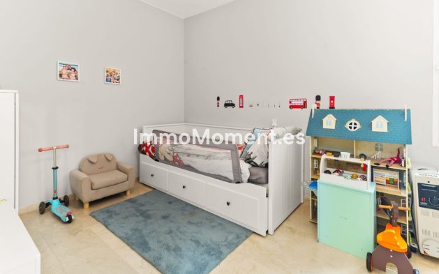 Wiederverkauf - Freistehende Villa - Estepona  - Estepona Centro