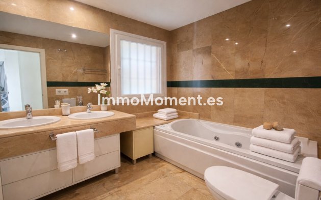 Wiederverkauf - Wohnung - Marbella - Nueva Andalucía