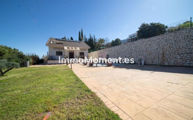 Wiederverkauf - Freistehende Villa -   Inländisch - Alhaurín de la Torre