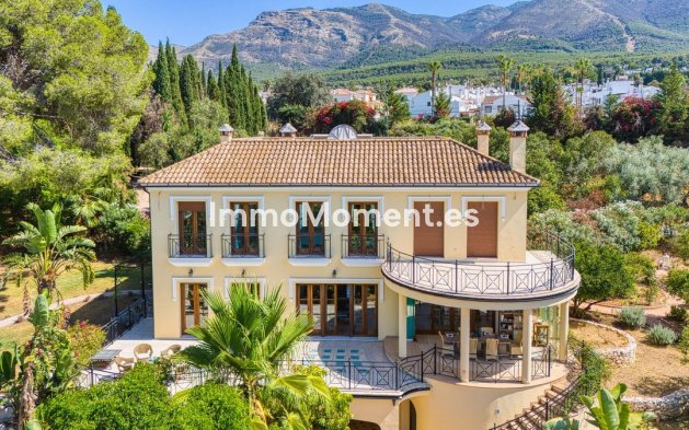 Wiederverkauf - Freistehende Villa -   Inländisch - Alhaurín el Grande Centro
