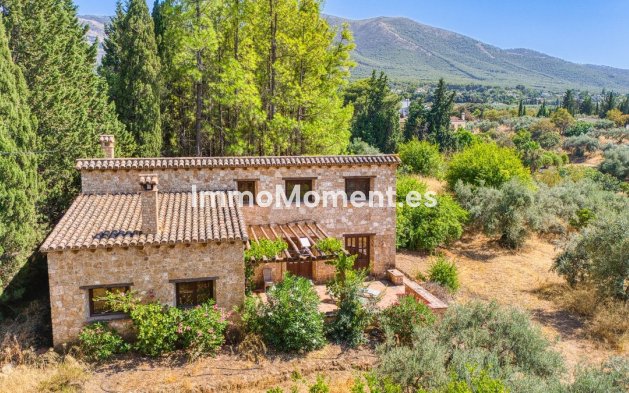 Wiederverkauf - Freistehende Villa -   Inländisch - Alhaurín el Grande Centro
