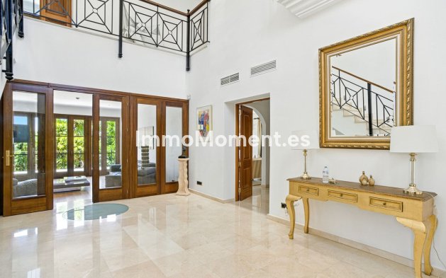 Wiederverkauf - Freistehende Villa -   Inländisch - Alhaurín el Grande Centro