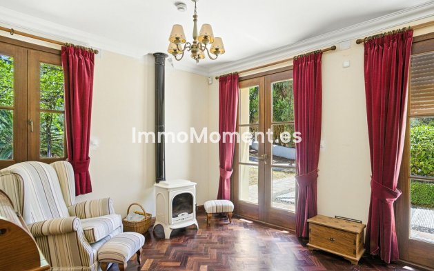 Wiederverkauf - Freistehende Villa -   Inländisch - Alhaurín el Grande Centro