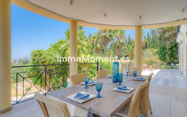 Wiederverkauf - Freistehende Villa -   Inländisch - Alhaurín el Grande Centro