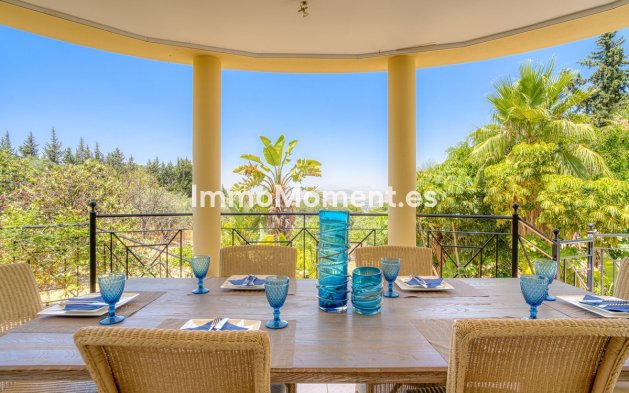 Wiederverkauf - Freistehende Villa -   Inländisch - Alhaurín el Grande Centro