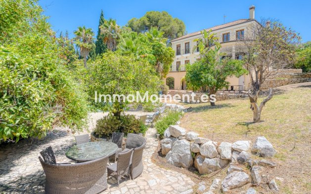 Wiederverkauf - Freistehende Villa -   Inländisch - Alhaurín el Grande Centro