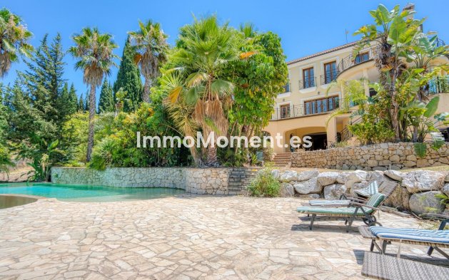 Wiederverkauf - Freistehende Villa -   Inländisch - Alhaurín el Grande Centro