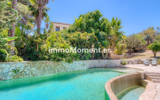 Wiederverkauf - Freistehende Villa -   Inländisch - Alhaurín el Grande Centro