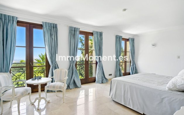 Wiederverkauf - Freistehende Villa -   Inländisch - Alhaurín el Grande Centro