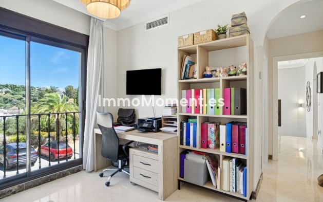 Wiederverkauf - Freistehende Villa - Estepona  - Estepona Centro