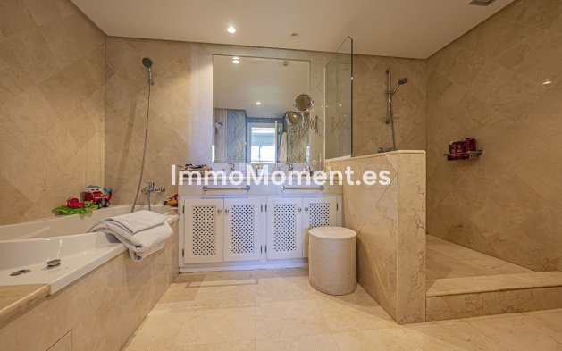 Resale - Apartment - Marbella - La Mairena