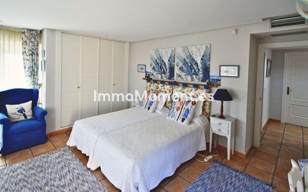 Resale - Detached villa - Marbella - Guadalmina Alta