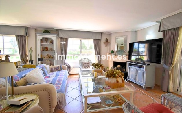 Resale - Detached villa - Marbella - Guadalmina Alta