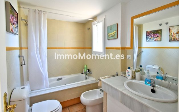 Resale - Detached villa - Marbella - Guadalmina Alta