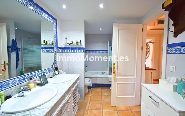 Resale - Detached villa - Marbella - Guadalmina Alta