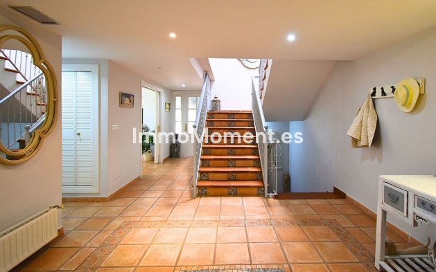 Resale - Detached villa - Marbella - Guadalmina Alta