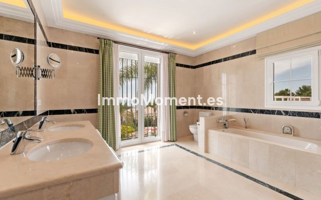 Resale - Detached villa - Marbella - Sierra Blanca