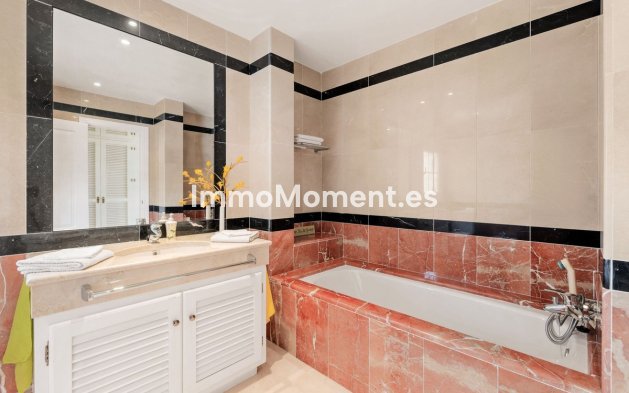 Resale - Detached villa - Marbella - Sierra Blanca