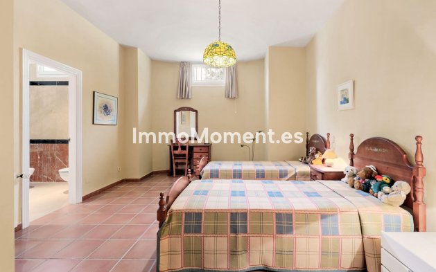 Resale - Detached villa - Marbella - Sierra Blanca
