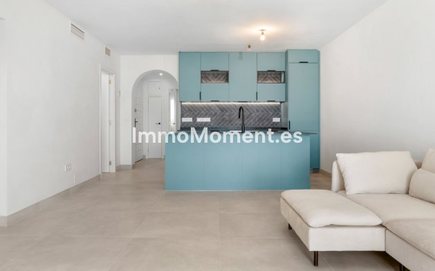 Resale - Apartment - Marbella - Nueva Andalucía