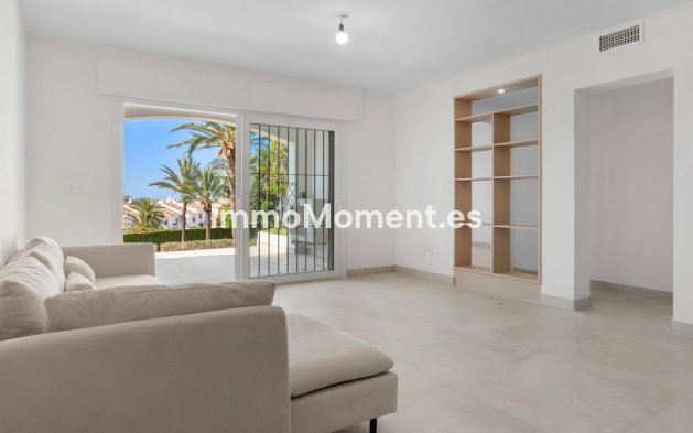 Resale - Apartment - Marbella - Nueva Andalucía