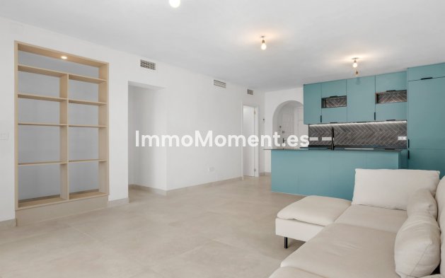 Resale - Apartment - Marbella - Nueva Andalucía