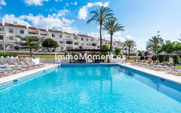 Resale - Apartment - Marbella - Nueva Andalucía