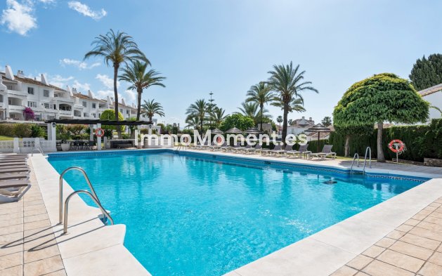 Resale - Apartment - Marbella - Nueva Andalucía