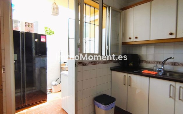 Wiederverkauf - Freistehende Villa - Estepona  - Atalaya
